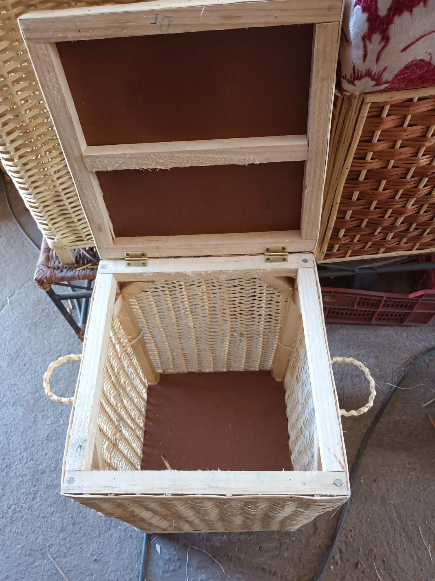 Baúl cambucho de mimbre pequeño para ropa sucia o juguetes - Imagen 6